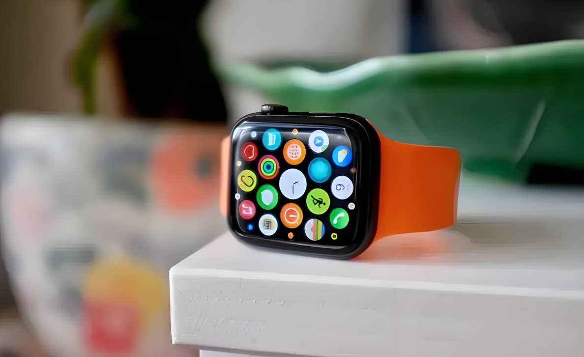 苹果官网上线新页面，向儿童群体力推 Apple Watch SE 2